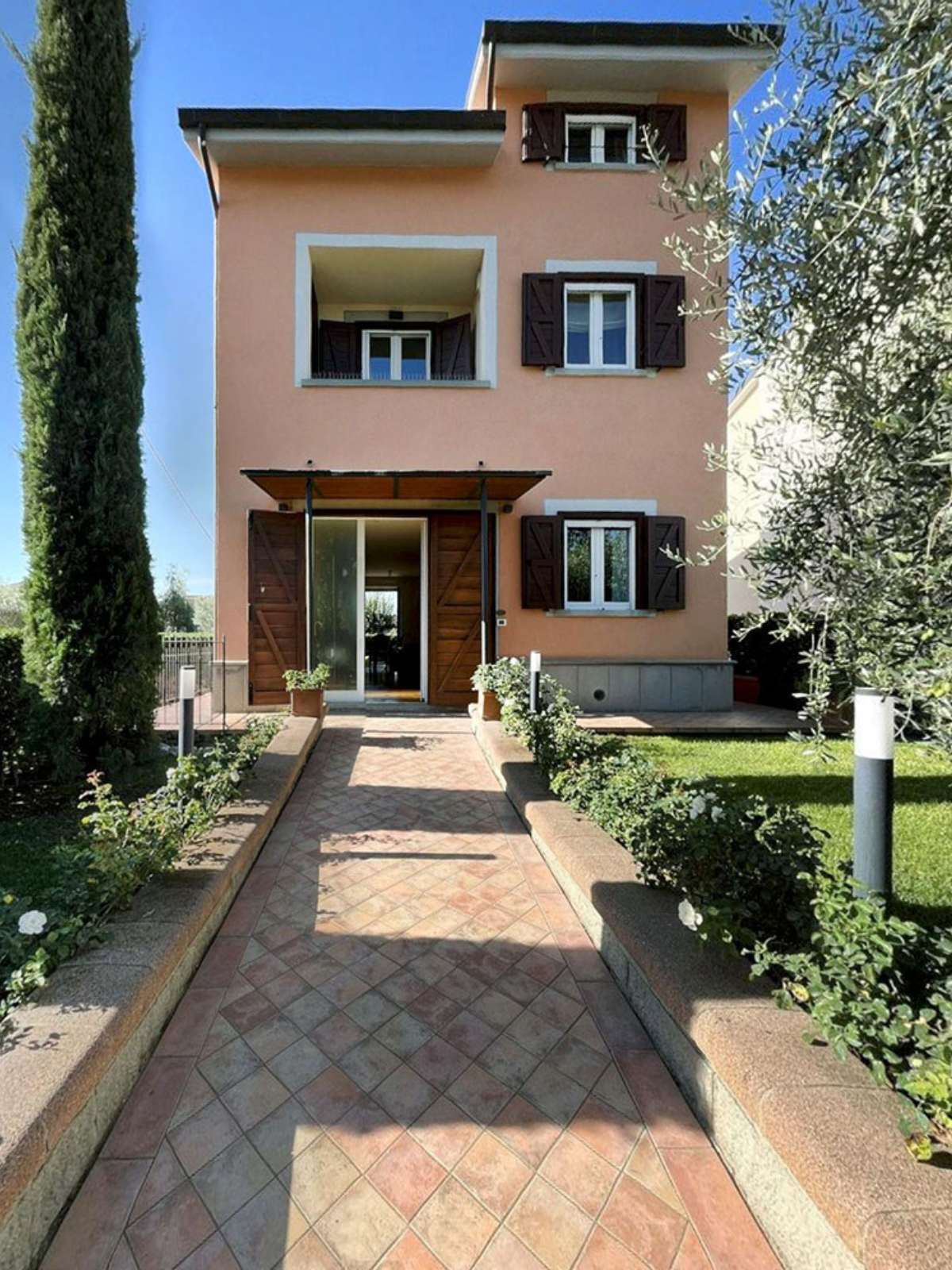 Villas and apartments Ad My Home (2)